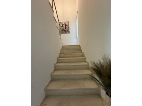 Tirane, shitet apartament 3 Katshe Kati 0, 320 m² 400.000 € 