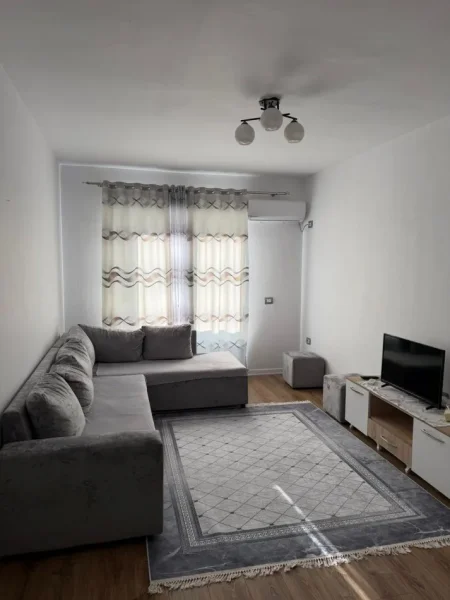 Tirane, jepet me qera apartament 1+1 , 70 m² 480 € (Astir)