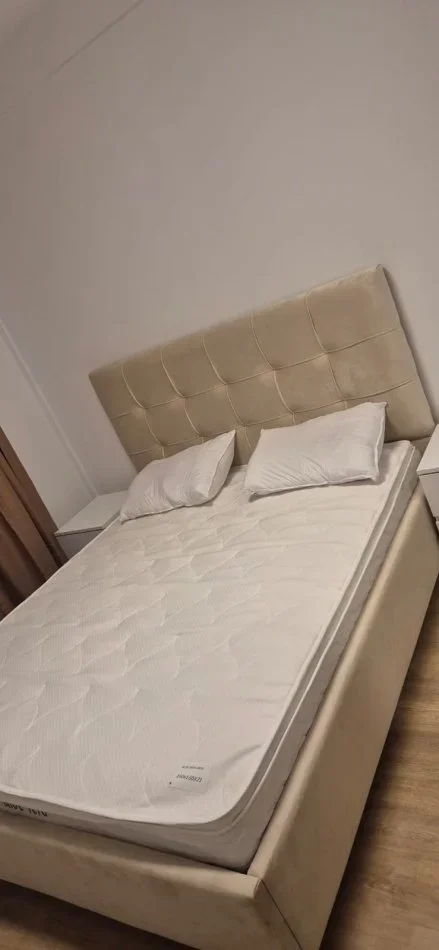 Tirane, jepet me qera apartament 2+1+Garazh, Kati 6, Çmimi 600 € Tek Univers City, QTU, Tirane.