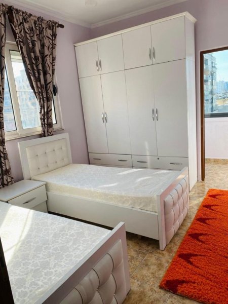 Tirane, jepet me qera apartament 2+1 Kati 5, 78 m² 600 € (Pranë Poliklinikës Nr.9, Rruga Kavajës, 21 Dhjetori, Tiranë)