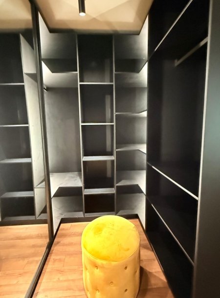 Tirane, shitet apartament 3+1 , 170 m² 500.000 € 