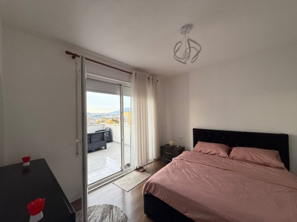Tirane, jepet me qera apartament 2+1+Ballkon Kati 5, 80 m² 800 € (Rruga e Dibres)