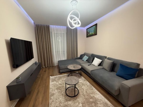 Tirane, jepet me qera apartament 2+1+Ballkon Kati 5, 80 m² 800 € (Rruga e Dibres)