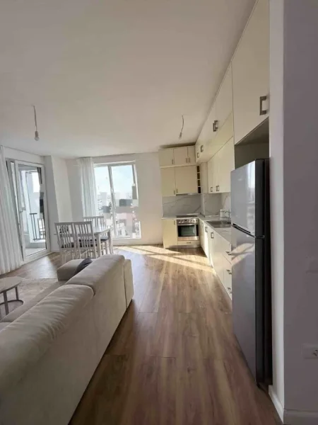 Tirane, jepet me qera apartament 2+1 Kati 3, 670 € (Rruga Besa)
