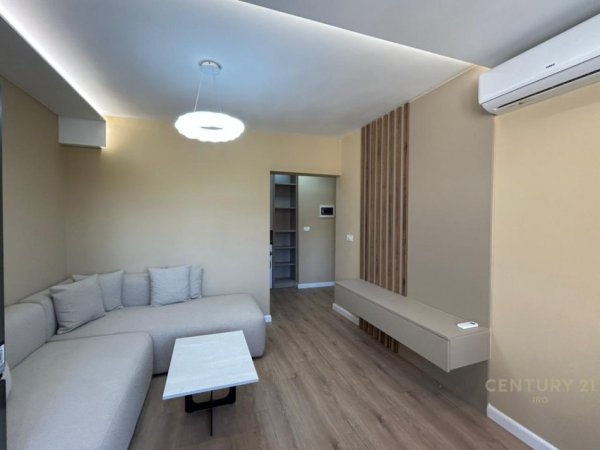 Tirane, jepet me qera apartament 1+1+Ballkon Kati 3, 45 m² 600 € (muhamet gjollesha)