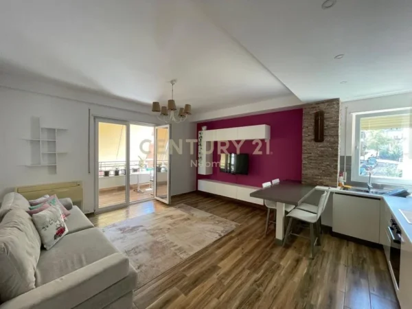 Tirane, shitet apartament 2+1+Ballkon Kati 5, 99 m² 250.000 € (kodra e diellit)