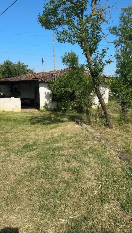 Tirane, shes truall , 300 m² 75.000 € (Rruga Azem Galica , Kashar)