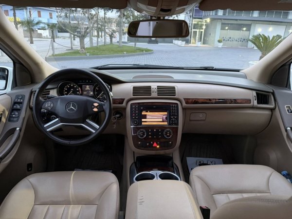 Fier, shes makine Mercedes Benz R350 Benzin Gaz 4MATIC -2010-PANORAMA-7 VENDE-FULL OPTIONS-5000 EURO-069 44 00 305 Benzin+Gaz, e bardhë automatik Klima 290.000 km 5.000 €