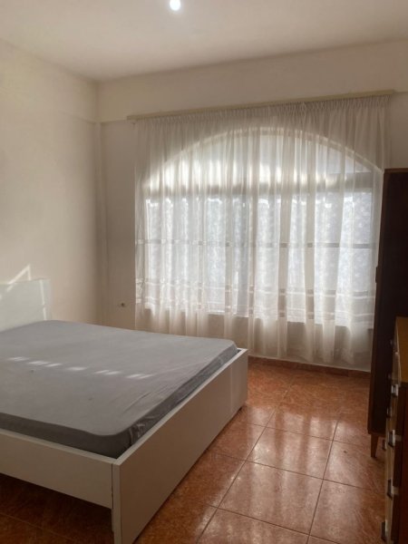 Tirane, jepet me qera nga Pronari, pa-komision Vile 1+1 Kati 1, 50 m² 280 € (Rruga”Haxhi Isuf Banka”,Selite,Tirane)