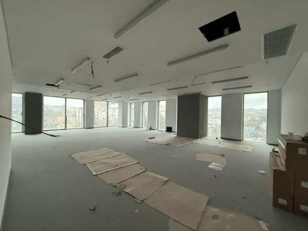 Tirane, jepet me qera zyre Kati 5, 1.507 m² 37.650 € (DownTown One)
