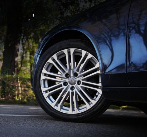 Tirane, shitet makine AUDI A4 Benzin, e zeze automatik Klima 245.000 km 5.300 €