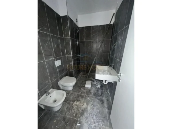 Tirane, shitet apartament 2+1+Ballkon Kati 6, 99 m² 113.000 € (QTU)
