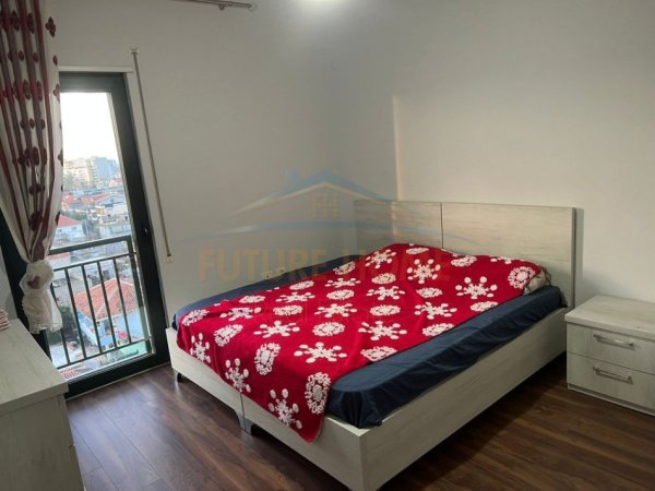 Tirane, jepet me qera apartament 2+1+Ballkon Kati 6, 96 m² 650 € (Unaza e Re)