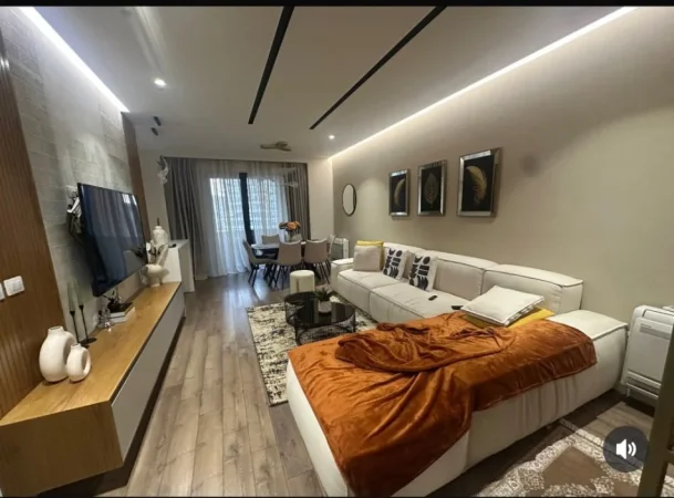 Tirane, jepet me qera apartament 3+1+Aneks+Ballkon Kati4,,,, 2.300 € (RRUGA E KOSOVAREVE)