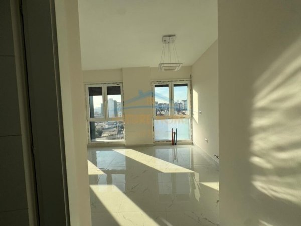 Tirane, jepet me qera zyre Kati 4, 49 m² 400 € 