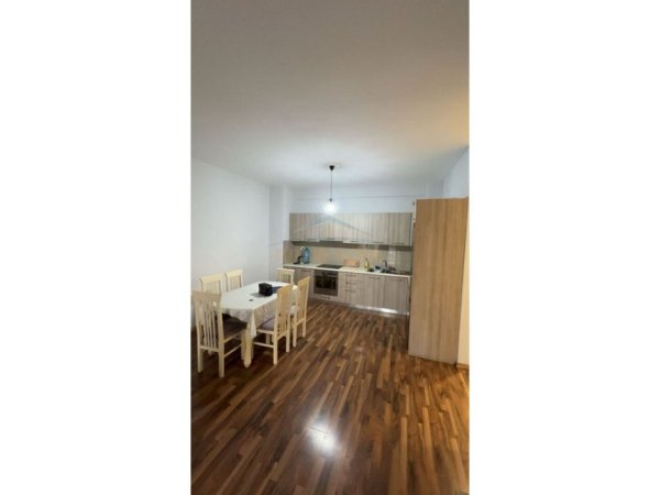 Tirane, jepet me qera apartament Kati 6, 96 m² 650 €