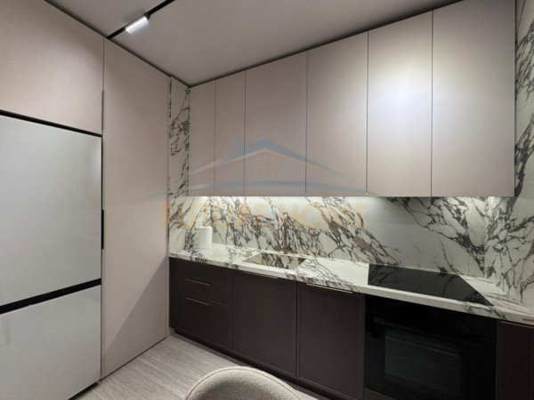 Tirane, jepet me qera apartament Kati 13, 62 m² 1.200 €