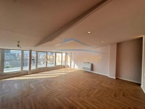 Tirane, shitet apartament duplex Kati 13, 210 m² 650.000 €
