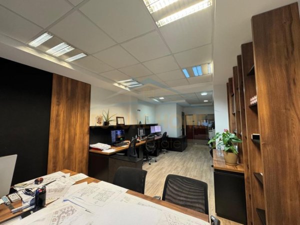 Tirane, shitet ambjent biznesi Kati 1, 40 m² 130.000 € 