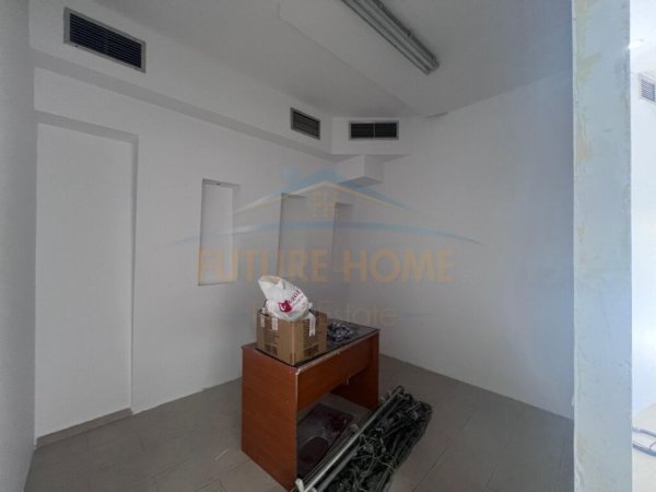 Tirane, jepet me qera ambjent biznesi Kati 0, 147 m² 1.500 €