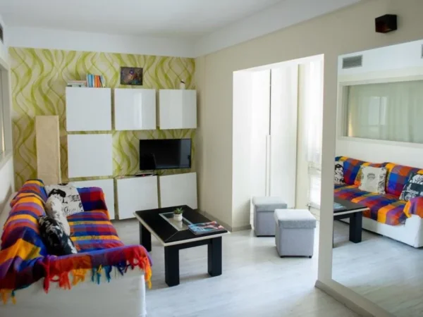 Tirane, jepet me qera apartament 1+1+Aneks+Ballkon Kati 3, 55 m² 900 € 