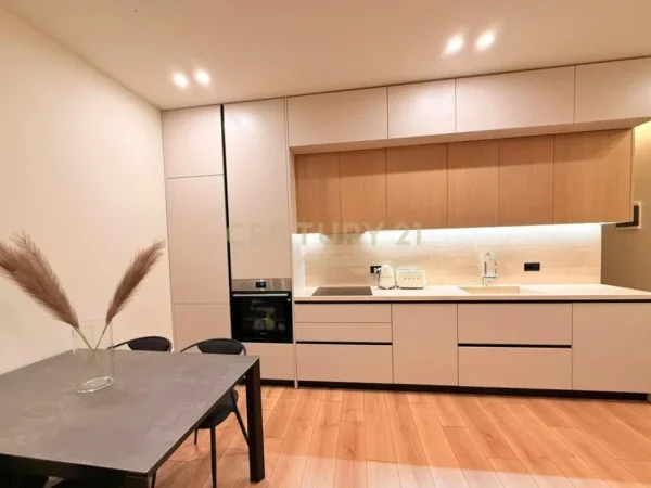 Tirane, jepet me qera apartament 2+1+Aneks+Ballkon Kati 1, 76 m² 1.800 € 