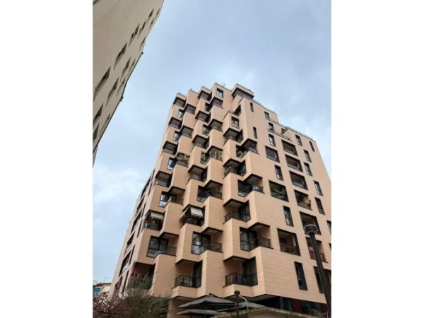 Tirane, jepet me qera apartament 2+1+Aneks+Ballkon Kati 1, 76 m² 1.800 € 