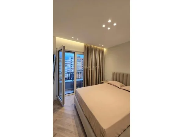 Tirane, jepet me qera apartament 2+1+Aneks+Ballkon Kati 6, 105 m² 2.000 € (Lincoln Center Tirana)