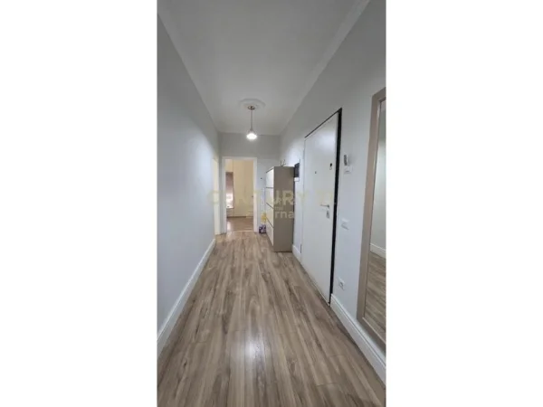 Tirane, jepet me qera apartament 2+1+Aneks+Ballkon Kati 5, 114 m² 1.000 € (Kompleksi Dinamo)