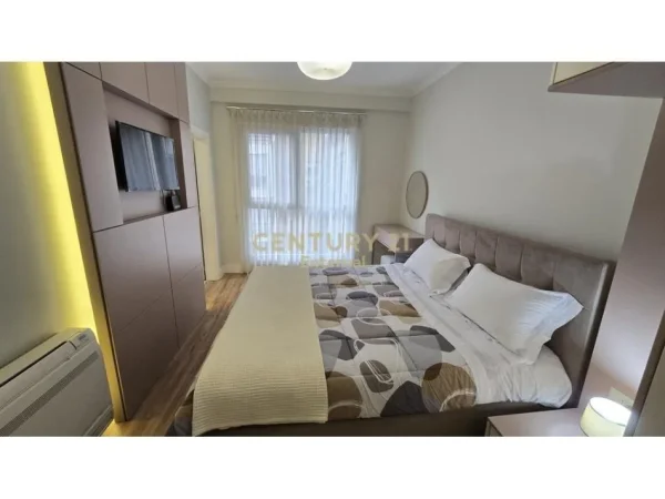 Tirane, jepet me qera apartament 2+1+Aneks+Ballkon Kati 5, 114 m² 1.000 € (Kompleksi Dinamo)
