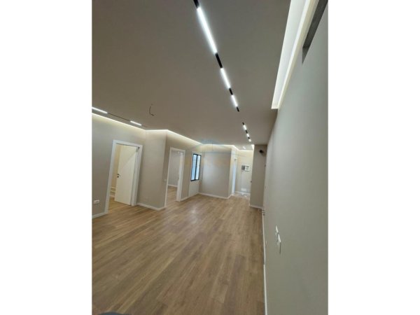 Tirane, shitet apartament 2+1 Kati 5, 104 m² 312.000 € (Rruga Mine Peza)