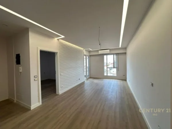 Tirane, shes apartament 2+1+Aneks+Ballkon Kati 4, 96 m² 260.000 € (Shkolla e Kuqe)