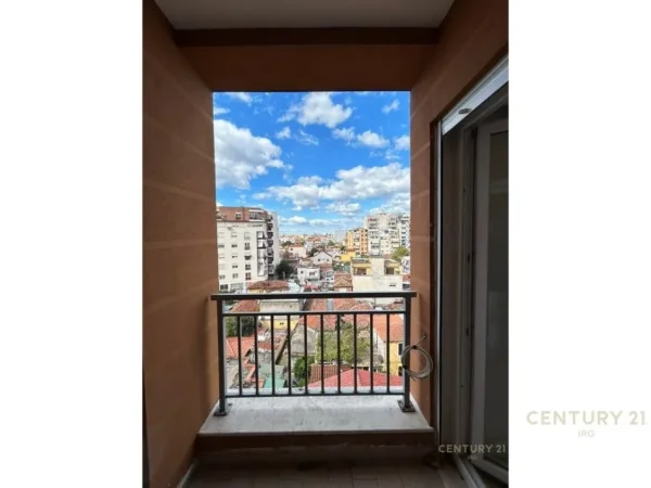 Tirane, shes apartament 2+1+Aneks+Ballkon Kati 4, 96 m² 260.000 € (Shkolla e Kuqe)