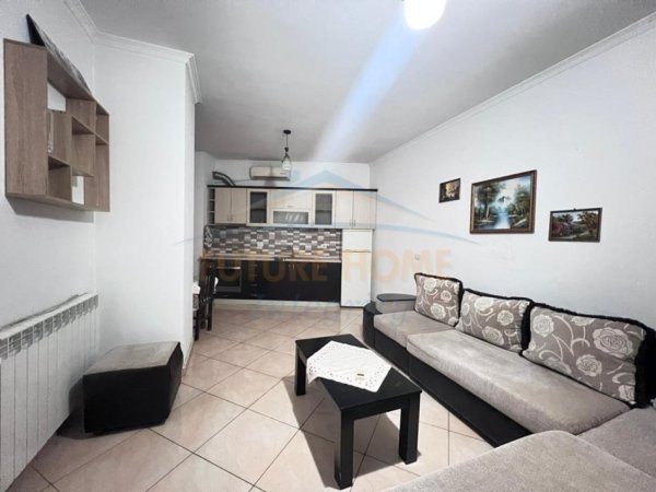 Tirane, jepet me qera apartament 1+1 Kati 5, 68 m² 519 € (PORCELAN , Rruga Xhanfize Keko)