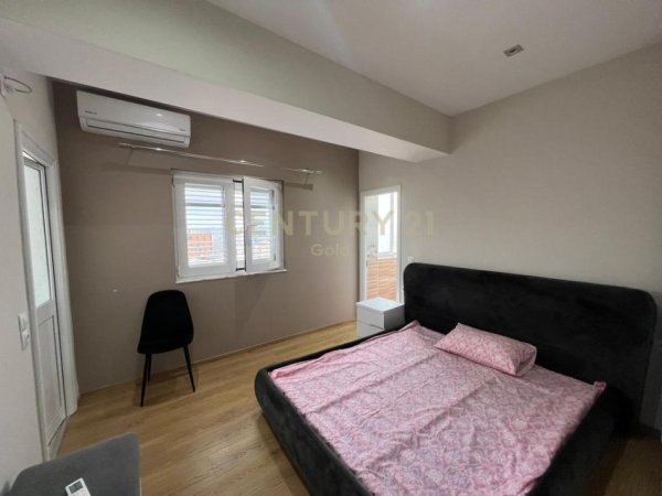 Tirane, jepet me qera apartament 2+1+Ballkon Kati 12, 99 m² 600 € 
