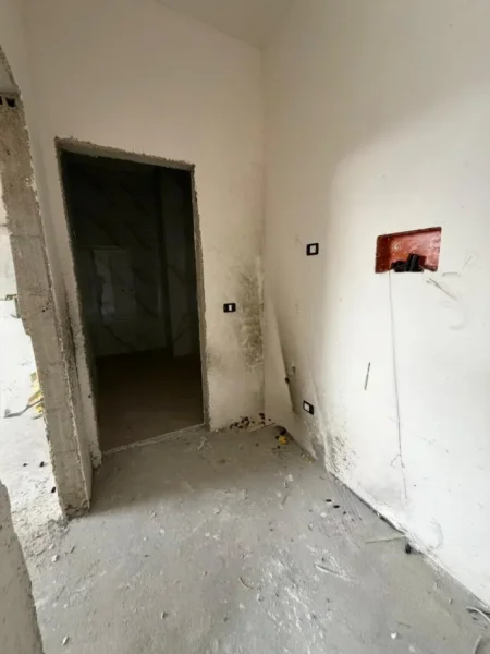 Tirane, shitet apartament 1+1+Ballkon Kati 1, 69 m² 125.640 € (Fusha e Aviacionit)