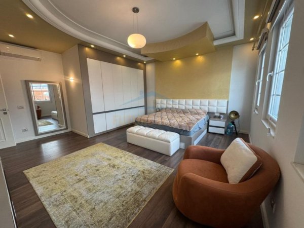 Tirane, shitet Vile 3+1 , 320 m² 400.000 € 