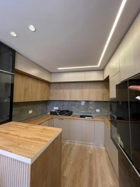 shitet 2+1+Ballkon , 109 m²