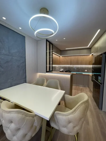 shitet 2+1+Ballkon , 109 m²