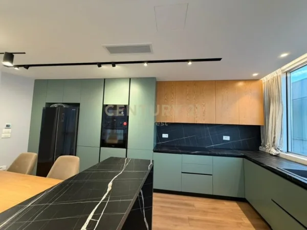 Tirane, jepet me qera apartament 3+1 Kati 3, 126 m² 1.200 € (Kodra e Diellit)