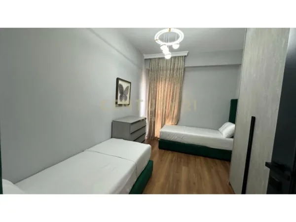 Tirane, jepet me qera apartament 3+1+Aneks+Ballkon Kati 14, 140 m² (Garden Building)