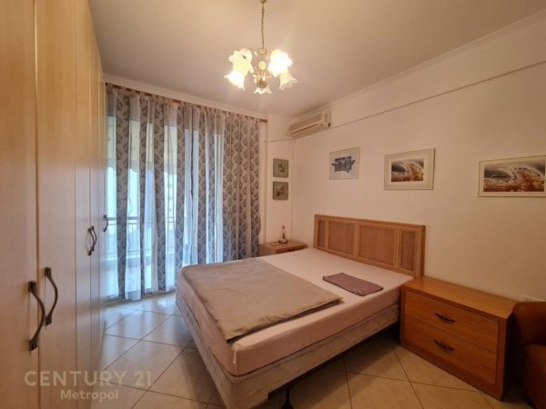 Tirane, jepet me qera apartament 1+1 Kati 5, 70 m² 700 € (Liqeni Tiranes)