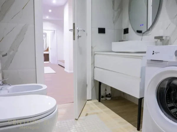 Tirane, jepet me qera apartament 2+1+Aneks+Ballkon Kati 5, 85 m² 1.500 € 