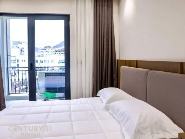 Tirane, jepet me qera apartament 2+1+Aneks+Ballkon Kati 5, 85 m² 1.500 € 