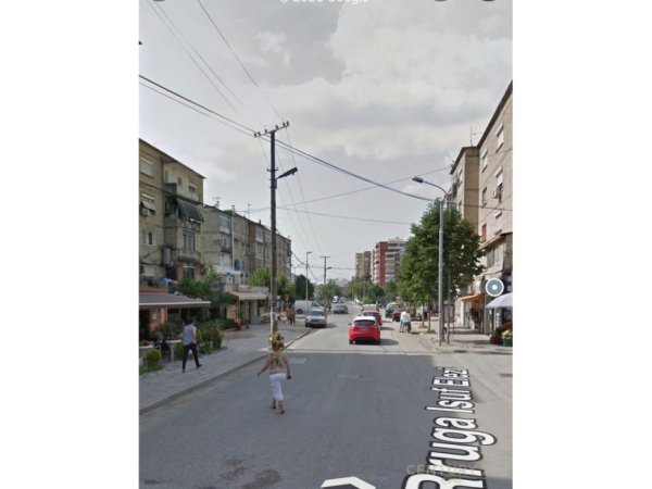 Tirane, jepet me qera ambjent biznesi Kati 1, 47 m² 800 € (Rruga Isuf Elezi)
