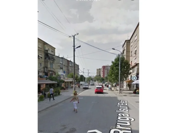 Tirane, jepet me qera ambjent biznesi Kati 1, 47 m² 800 € (Rruga Isuf Elezi)