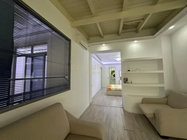 Tirane, shes apartament 2+1+Aneks+Ballkon Kati 2, 165 m² 248.000 € (Pallati me Shigjeta)