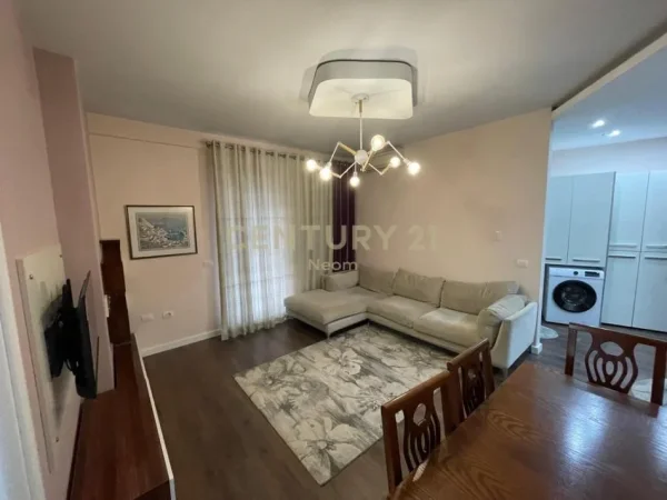 Tirane, jepet me qera apartament 1+1 Kati 2, 85 m² 600 € (Liqeni i Thate)