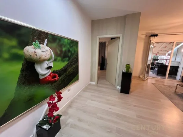 Tirane, shes apartament 1+1 Kati 1, 130 m² 230.000 € (Hipotrka)