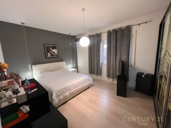 Tirane, shes apartament 1+1 Kati 1, 130 m² 230.000 € (Hipotrka)